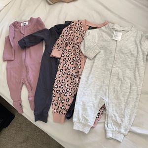 H&M newborn jumpers pack